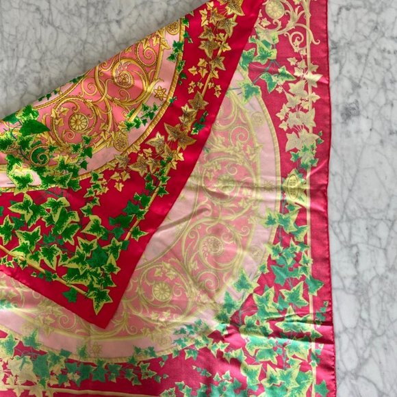 silk Versace scarf - Picture 7 of 7